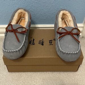 Gray Suede Moccasin Slippers with Bow-NEW